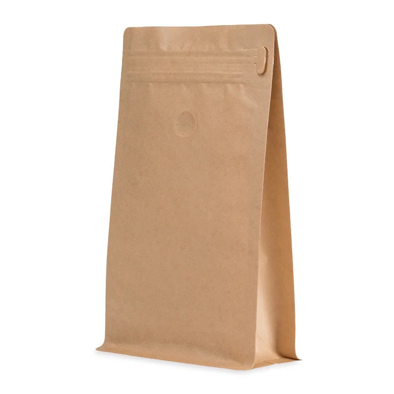 Кафяв крафт плик с плоско дъно, цип и клапа, без прорези