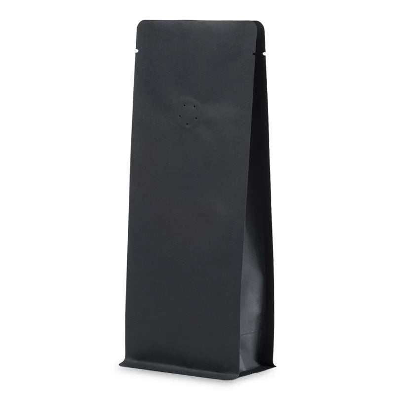 Черен крафт плик с плоско дъно и клапа