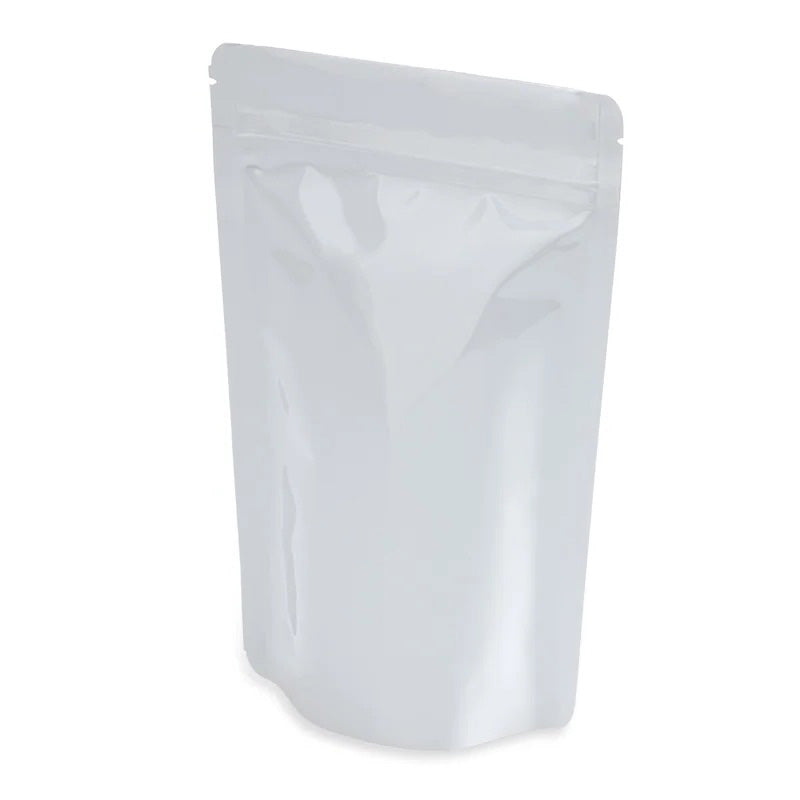 Бял дойпак плик с гланцов завършек, алуминиев интериор и цип